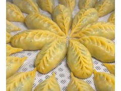 春天的菠菜最养人，搭配玉米面，粗粮细做，营养好吃，低卡饱腹